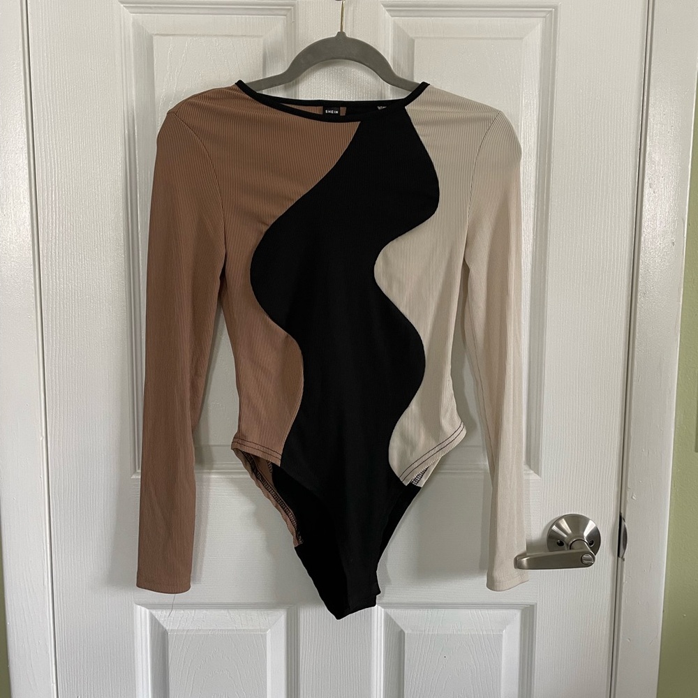 • Mocha Ribbed Bodysuit • - Picture 2 of 6